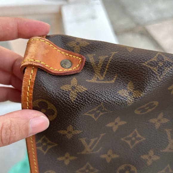 Louis Vuitton Monogram crossbody (made in France) - Picture 11 of 14